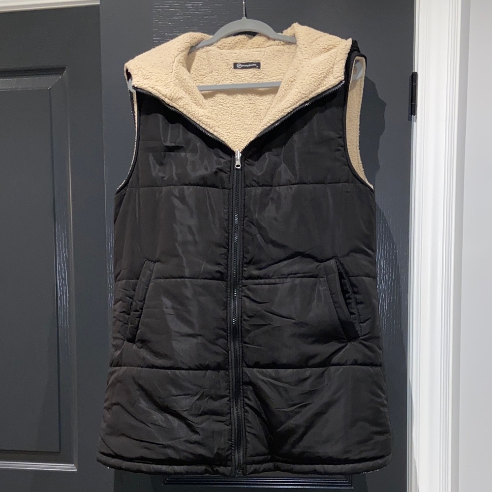 Women's Black Puffer Vest with Sherpa Lining